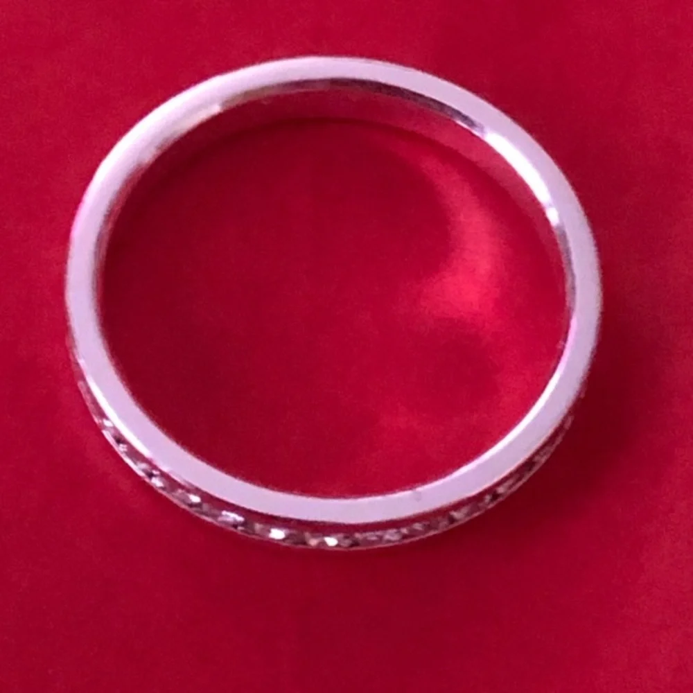 Woman’s Fashion Diamond CZ 💎 band size 8